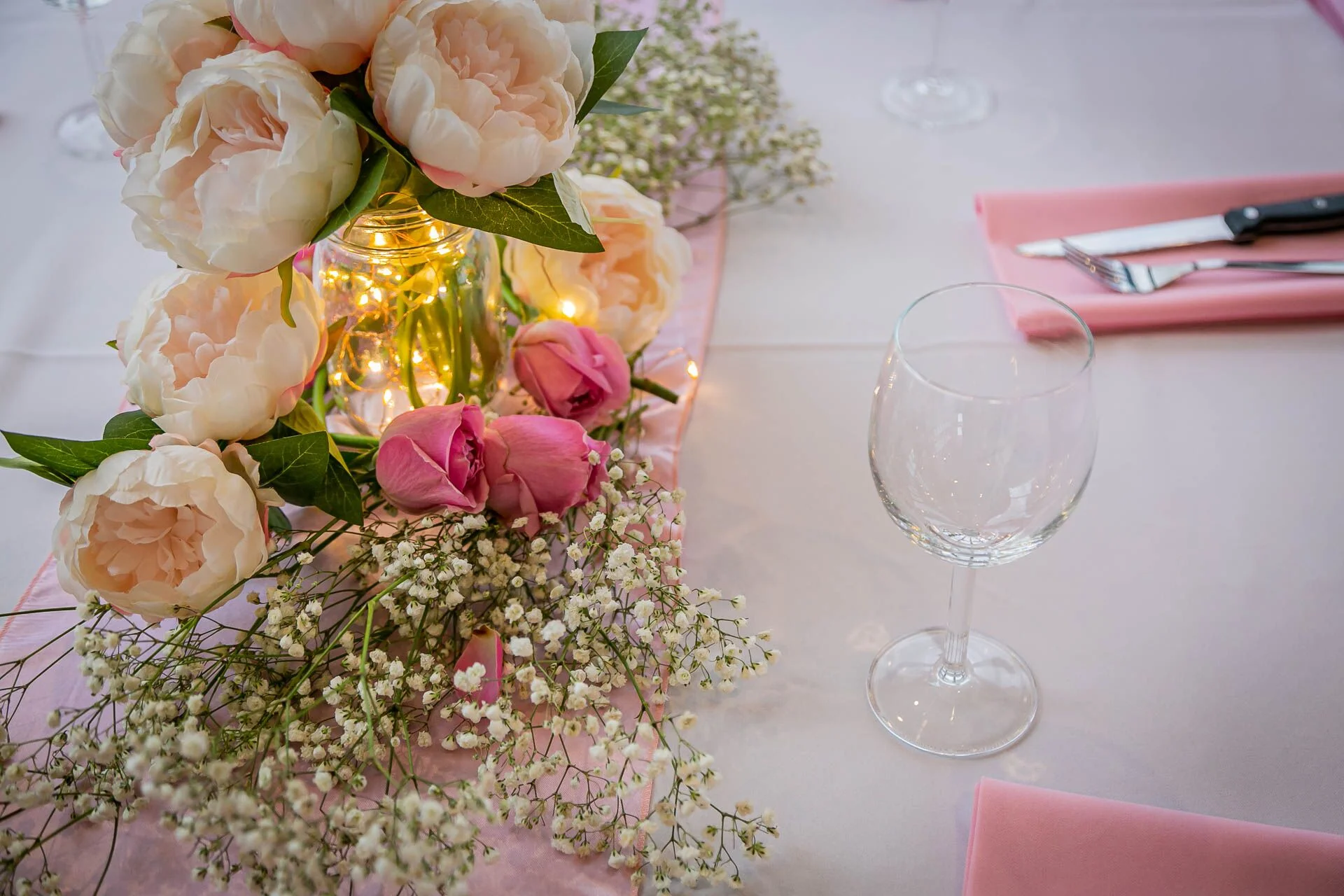 hdtv_pink_centrepiece_overhead